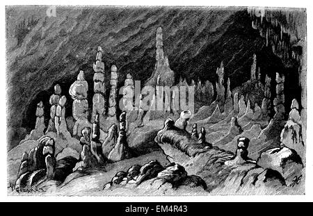 Grotte de stalactites sur le Mont Calvaire dans la grotte de Postojna Banque D'Images