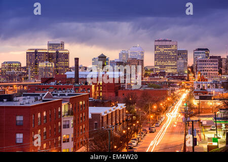 Richmond, Virginie, USA Centre-ville paysage urbain sur la rue Main. Banque D'Images