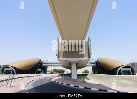 La gare de métro moderne à Dubaï Émirats Arabes Unis Banque D'Images