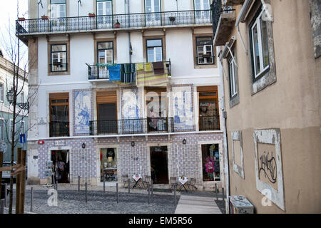 Rua Milagre de Santo Antonio à Castelo près de Lisbonne - Portugal Banque D'Images