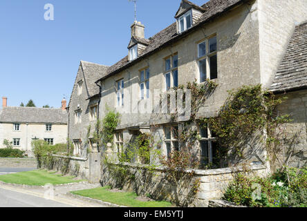 Cotswold stone cottages traditionnels en Bibury, près de Cirencester Banque D'Images