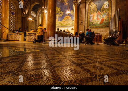 Israël, Jérusalem, l'autre nom de la basilique de l'Agonie ; le mont des Oliviers, de l'intérieur de l'Eglise de toutes les nations Banque D'Images