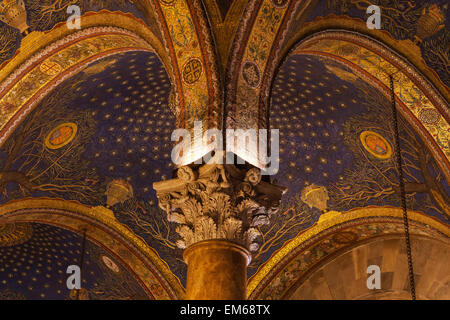 Israël, Jérusalem, l'autre nom de la basilique de l'Agonie ; le mont des Oliviers, de l'intérieur de l'Eglise de toutes les nations Banque D'Images