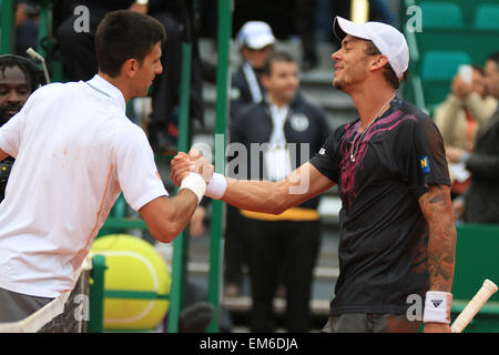 Monte Carlo, Monaco. Apr 16, 2015. Novak Djokovic en action contre Andreas Haider-Maurer .ATP Tennis Monte-Carlo Rolex Masters joué au Monte Carlo Country Club, Monaco. Credit : Action Plus Sport Images/Alamy Live News Banque D'Images