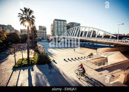 Bridge et de la ville de Valence, Espagne Banque D'Images