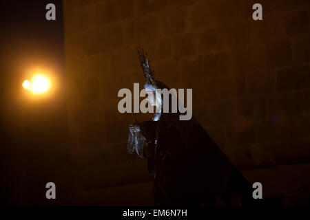 La Vierge des douleurs (Virgen de los Dolores) est exposée en procession pendant la semaine Sainte de pâques à Caceres, Estrémadure, Espagne Banque D'Images