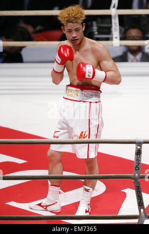 Osaka, Japon. 16 avril, 2015. . Juiki Tatsuyoshi gagnés par KO après 2 tours. Apr 16, 2015. Juiki Juiki Tatsuyoshi Tatsuyoshi Boxing : action contre Tadao Iwatani, pendant le Super combat de boxe poids Bantam à Bodymaker Colisée, à Osaka au Japon. 16 avril, 2015. . Juiki Tatsuyoshi gagnés par KO après 2 tours . Credit : Yusuke Nakanishi/AFLO SPORT/Alamy Live News Banque D'Images