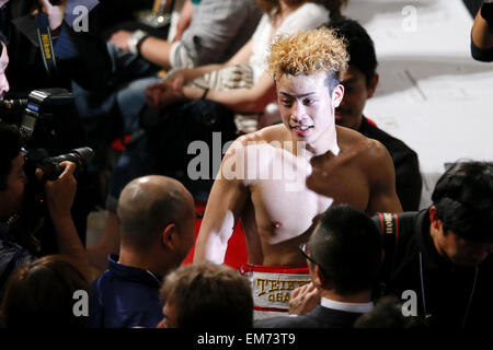 Osaka, Japon. 16 avril, 2015. . Juiki Tatsuyoshi gagnés par KO après 2 tours. Apr 16, 2015. Juiki Juiki Tatsuyoshi Tatsuyoshi Boxing : action contre Tadao Iwatani, pendant le Super combat de boxe poids Bantam à Bodymaker Colisée, à Osaka au Japon. 16 avril, 2015. . Juiki Tatsuyoshi gagnés par KO après 2 tours . Credit : Yusuke Nakanishi/AFLO SPORT/Alamy Live News Banque D'Images