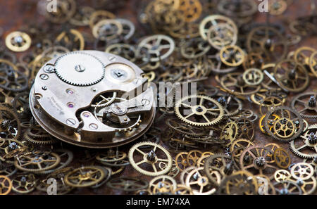 Montres de poche anciennes, mouvements et cogs Banque D'Images