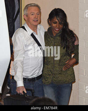 'X Factor' studio les départs après les premiers résultats en direct show qui a vu blonde Electra et génération de surcharge le concours de sortie comprend : Louis Walsh,Sinetta Où : London, Royaume-Uni Quand : 12 Oct 2014 Banque D'Images