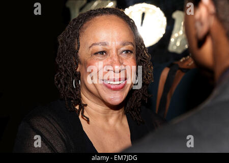 Après la soirée d'ouverture parti pour vivre encore alors que je tenue au restaurant Casa Nonna - Arrivées. S. Epatha Merkerson' : où : New York, New York, United States Quand : 13 Oct 2014 Banque D'Images