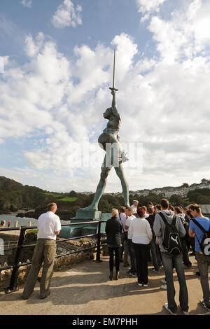 Photos de Damien Hirst Verity Verity Le port d'Ilfracombe se dresse sur la jetée à l'entrée de la ville Banque D'Images