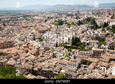 Voir l'historique des bâtiments de style mauresque dans l'Albaicin de Grenade, Espagne vu de l'Alhambra Banque D'Images