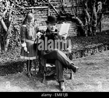 David Lloyd George, premier ministre britannique et sa fille Megan à Folkestone en 1911. Banque D'Images