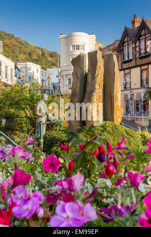 Statue du compositeur Edward Elgar dans le centre-ville de Great Malvern en terrasse Bellevue, Worcestershire Banque D'Images