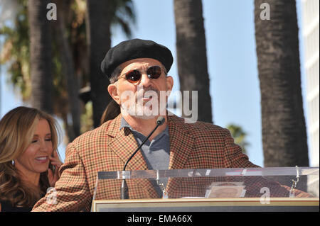 LOS ANGELES, CA - 7 mars 2012 : David Mamet sur Hollywood Boulevard où William H. Macy et sa femme Felicity Huffman ont chacun été honoré avec des étoiles sur le Hollywood Walk of Fame dans un rare étoile double cérémonie. Le 7 mars, 2012 Los Angeles, CA Banque D'Images