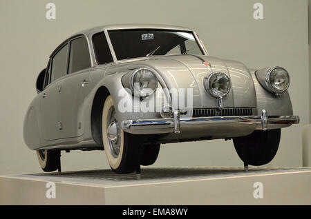 La Tatra 87 était une voiture construite par fabricant tchécoslovaque Tatra. Toujours impressionnant avec sa voiture futuriste design ! Banque D'Images