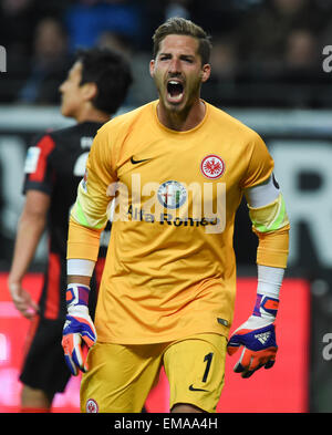 Francfort, Allemagne. Apr 17, 2015. De Francfort Kevin Trapp réagit au cours du match de football Bundesliga Eintracht Francfort vs Borussia Moenchengladbach à Francfort, Allemagne, 17 avril 2015. Photo : Arne Dedert/dpa/Alamy Live News Banque D'Images