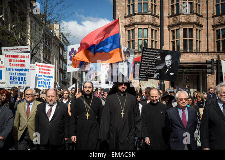 Londres, Royaume-Uni. 18 avril, 2015. Génocide arménien du souvenir du centenaire Mars Crédit : Guy Josse/Alamy Live News Banque D'Images
