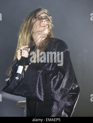 Indio, California, USA. Apr 17, 2015. Singer Lykke Li effectue en direct durant les trois jours de musique Coachella festival des arts et à l'Empire Polo Club à Indio, Californie © Daniel DeSlover/ZUMA/Alamy Fil Live News Banque D'Images