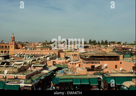 Voir plus grand souk couvert, Marrakech, Maroc Banque D'Images