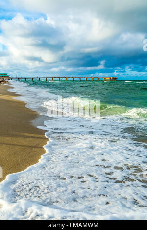 Jetée à Sunny Isles Beach à Miami, Floride Banque D'Images