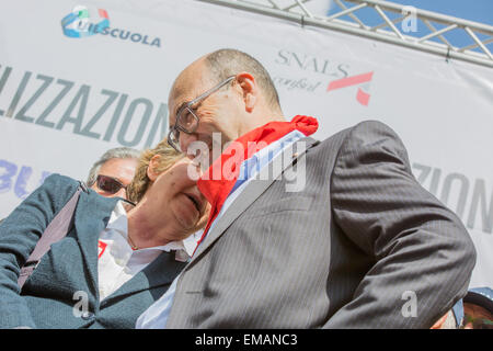 Rome, Italie. 18 avr, 2015. Domenico Pantaleo (R), Secrétaire général de la Fédération des travailleurs de la connaissance et de la CGIL, Susanna Camusso, syndacalist italien et leader de la Cgil à partir de 2010. © Davide Fracassi/Pacific Press/Alamy Live News Banque D'Images