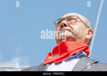 Rome, Italie. 18 avr, 2015. Domenico Pantaleo (R), Secrétaire général de la Fédération des travailleurs de la connaissance la CGIL. © Davide Fracassi/Pacific Press/Alamy Live News Banque D'Images