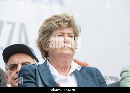 Rome, Italie. 18 avr, 2015. Susanna Camusso, syndacalist italien et leader de la Cgil à partir de 2010. © Davide Fracassi/Pacific Press/Alamy Live News Banque D'Images