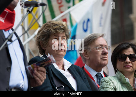 Rome, Italie. 18 avr, 2015. Susanna Camusso, syndacalist italien et leader de la Cgil à partir de 2010. © Davide Fracassi/Pacific Press/Alamy Live News Banque D'Images