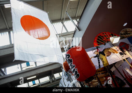 Turin, Italie. 18 avr, 2015. Des milliers de visiteurs à la vingt et unième édition de Torino Comics, le salon qui réunit les fans de bandes dessinées, dessins animés, jeux vidéo et de l'inévitable cosplayers. © Elena Aquila/Pacific Press/Alamy Live News Banque D'Images