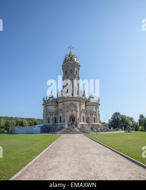 Cathédrale de Notre Dame signe dans un village Dubrovitsy Banque D'Images