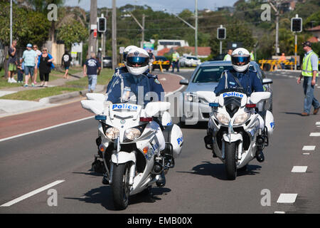 Sydney, Australie. 19 avril, 2015. Commémoration du centenaire de l'ANZAC et le long de Pittwater Road Warriewood pour célébrer les 100 ans de l'ANZAC ( Australian and New Zealand Army Corps) alamy live news Crédit : martin berry/Alamy Live News Banque D'Images