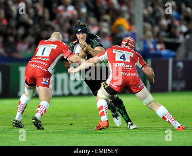 Gloucester, Royaume-Uni. 18 avr, 2015. Mitch d'Exeter Chiefs Lees abordés au cours de l'European Rugby Challenge Cup demi-finale entre Gloucester Rugby vs Exeter Chiefs au stade Kingsholm Credit : Action Plus Sport/Alamy Live News Banque D'Images