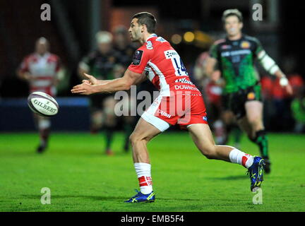 Gloucester, Royaume-Uni. 18 avr, 2015. Jonny Mai de Gloucester Rugby efface la balle pendant l'Rugby Challenge Cup demi-finale entre Gloucester Rugby vs Exeter Chiefs au stade Kingsholm Credit : Action Plus Sport/Alamy Live News Banque D'Images