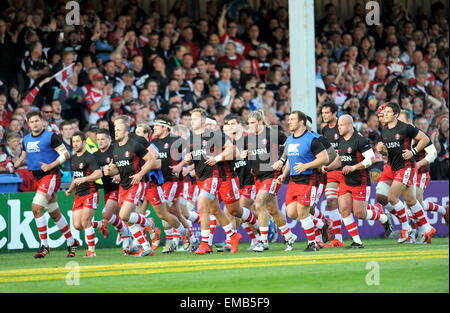 Gloucester, Royaume-Uni. 18 avr, 2015. Gloucester passer le faire avant l'Rugby Challenge Cup demi-finale entre Gloucester Rugby vs Exeter Chiefs au stade Kingsholm Credit : Action Plus Sport/Alamy Live News Banque D'Images