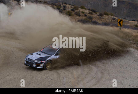 Wanaka, Nouvelle-Zélande. Apr 19, 2015. Vainqueur Alistair McRae (Ecosse) à la course vers le ciel dans la vallée de Cardrona, Wanaka le 19 avril 2015 Credit : Action Plus Sport/Alamy Live News Banque D'Images