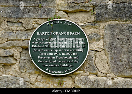 Une plaque murale au Barton Grange Farm, Bradford on Avon, Wiltshire, Royaume-Uni. Banque D'Images