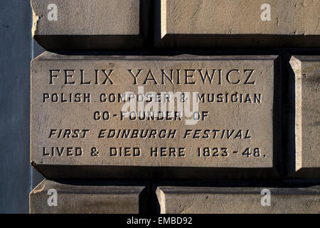 Inscription par la porte de 84 Great King Street à Édimbourg où Felix Yaniewicz, compositeur et musicien, a vécu. Banque D'Images