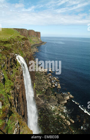 Kilt Rock Mealt chute près de Oban Trotternish peninsula Ile de Skye Ecosse Royaume-Uni Europe Banque D'Images