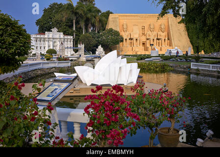 Monde miniature. Modèles réduits de sites emblématiques du monde à Siam Mini World Pattaya Thaïlande. S. E. Asie. Banque D'Images