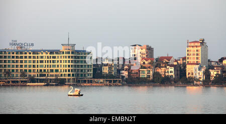 Vietnam, Hanoi, le lac de l'Ouest, ligne d'horizon, Banque D'Images