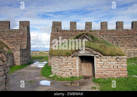 Porte d'entrée du château, à l'âge de fer Eketorp fort construit en pierre sèche dans le sud-est de l'Öland, Suède Banque D'Images