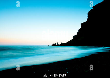 Pinnacles de Reynisdrangar, Vik i Myrdal, Mýrdalur, Région du Sud, Islande Banque D'Images