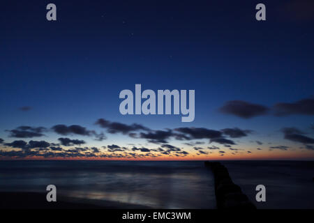 Nuit étoilée sur la mer Baltique Banque D'Images