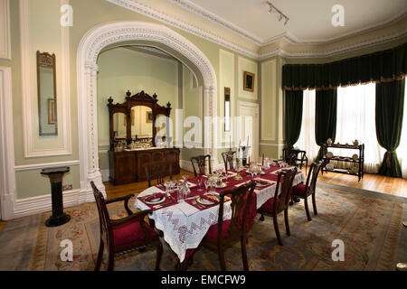 L'Irlande, Galway, le Connemara, Co l'abbaye de Kylemore, salle à manger avec table Banque D'Images