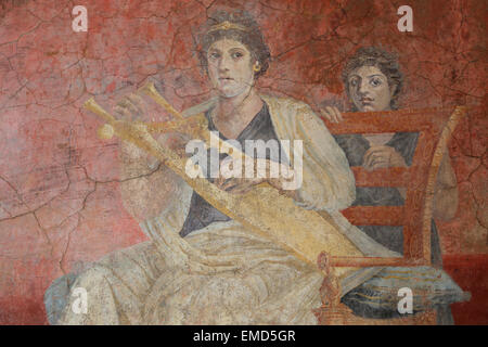 La peinture murale. Roman. La fin républicains, 50-40 av. Villa de P. Fannius Synistor à Boscareale, Italie. Femme jouant de l'kithara. Banque D'Images