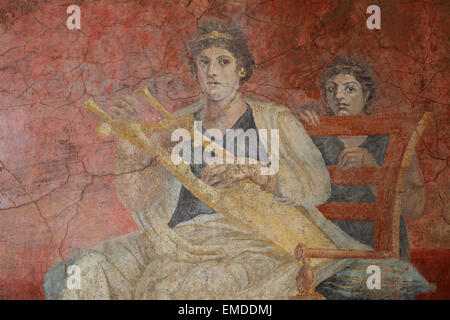 Peinture murale d'une salle de réception. Roman.50-40 BC. Villa de P. Fannius Synistor à Boscareale, Italie. Femme jouant Khitara Banque D'Images