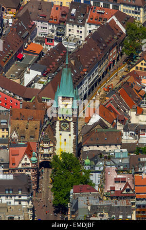 Centre historique de Fribourg avec porte Schwabentor, Freiburg im Breisgau, Bade-Wurtemberg, Allemagne Banque D'Images