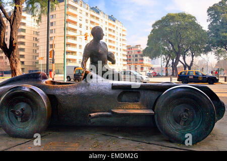 Monument en hommage à Juan Manuel Fangio, Puerto Madero, Buenos Aires, Argentine. Banque D'Images